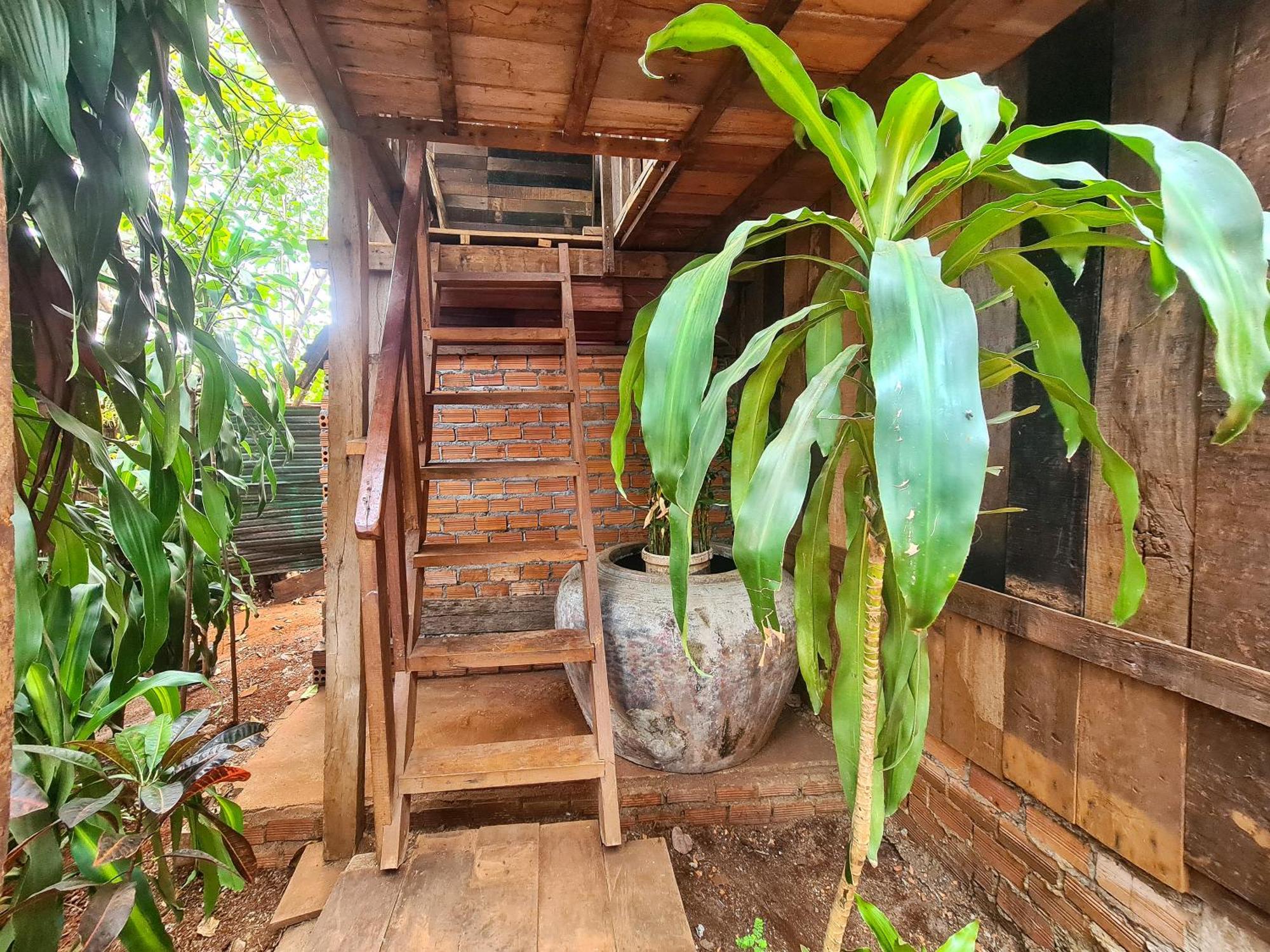 Ratanakiri Homestay&Jungle Trek Banlung Bagian luar foto